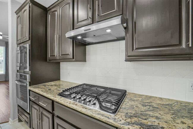 Foto del edificio - 402 Sterling Heights Ln