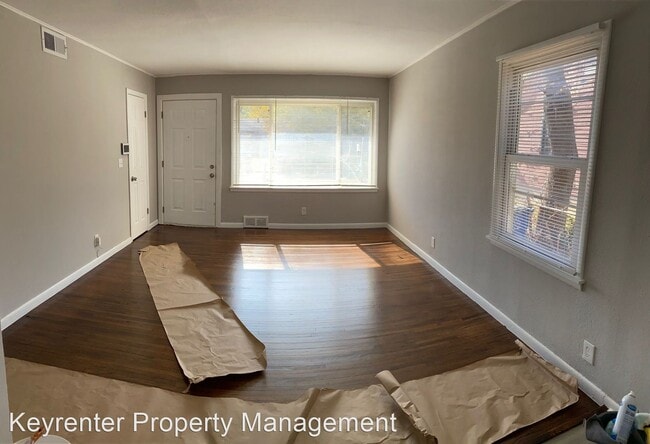 Building Photo - 2 br, 1 bath House - 43 E 50th St N