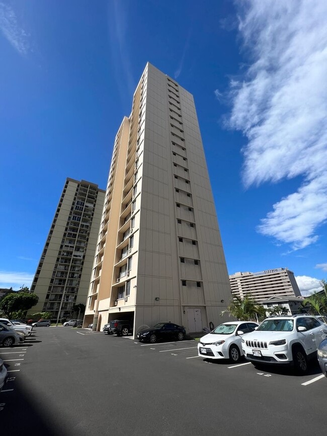 Building Photo - 1 Bedroom, 1 Bathroom Unit With 1 Parking Stall in Salt Lake Available Now!