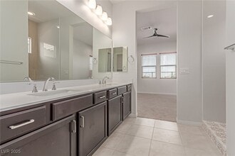 Building Photo - 298 Nine Mile Creek Dr