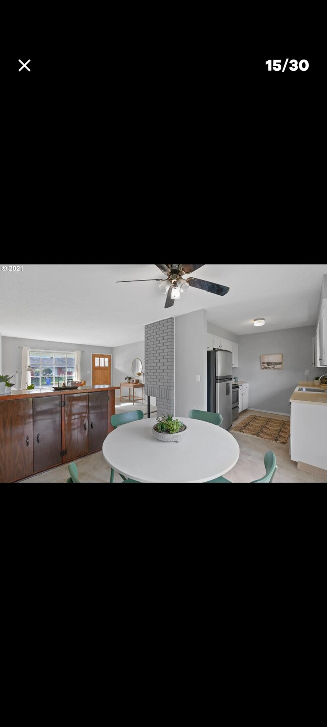 Foto del edificio - 12717 SE Gladstone St