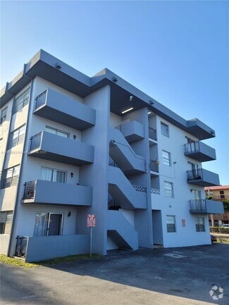 Building Photo - 495 NW 72nd Ave