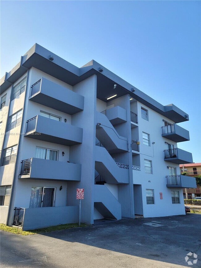 Building Photo - 495 NW 72nd Ave