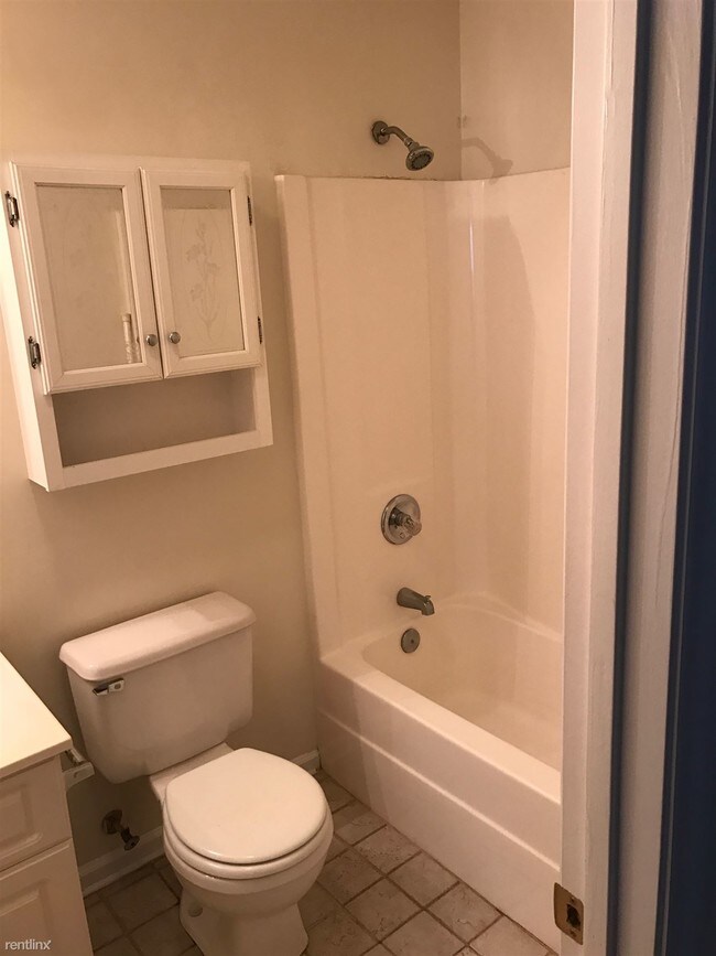 Building Photo - 3 br, 2 bath  - 1801B Summerhaven Dr