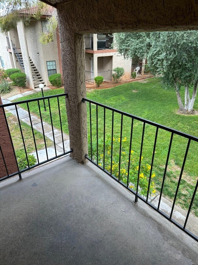 Foto del edificio - 5576 W Rochelle Ave.