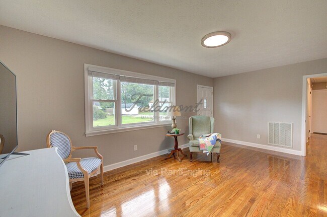 Foto del edificio - 301 Bannister St