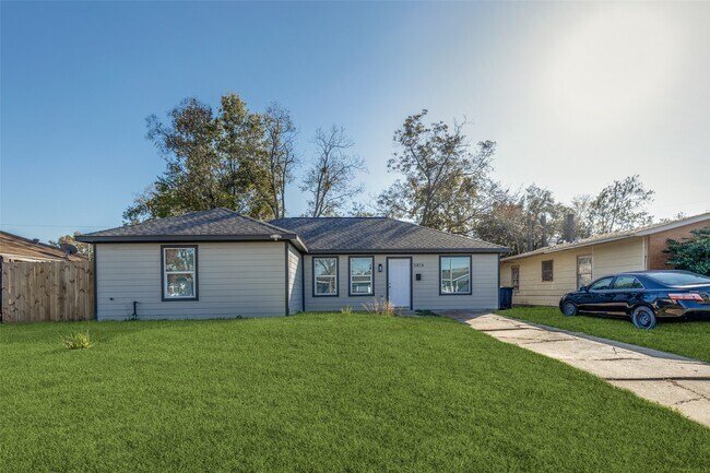 Foto del edificio - 5874 Belcrest St