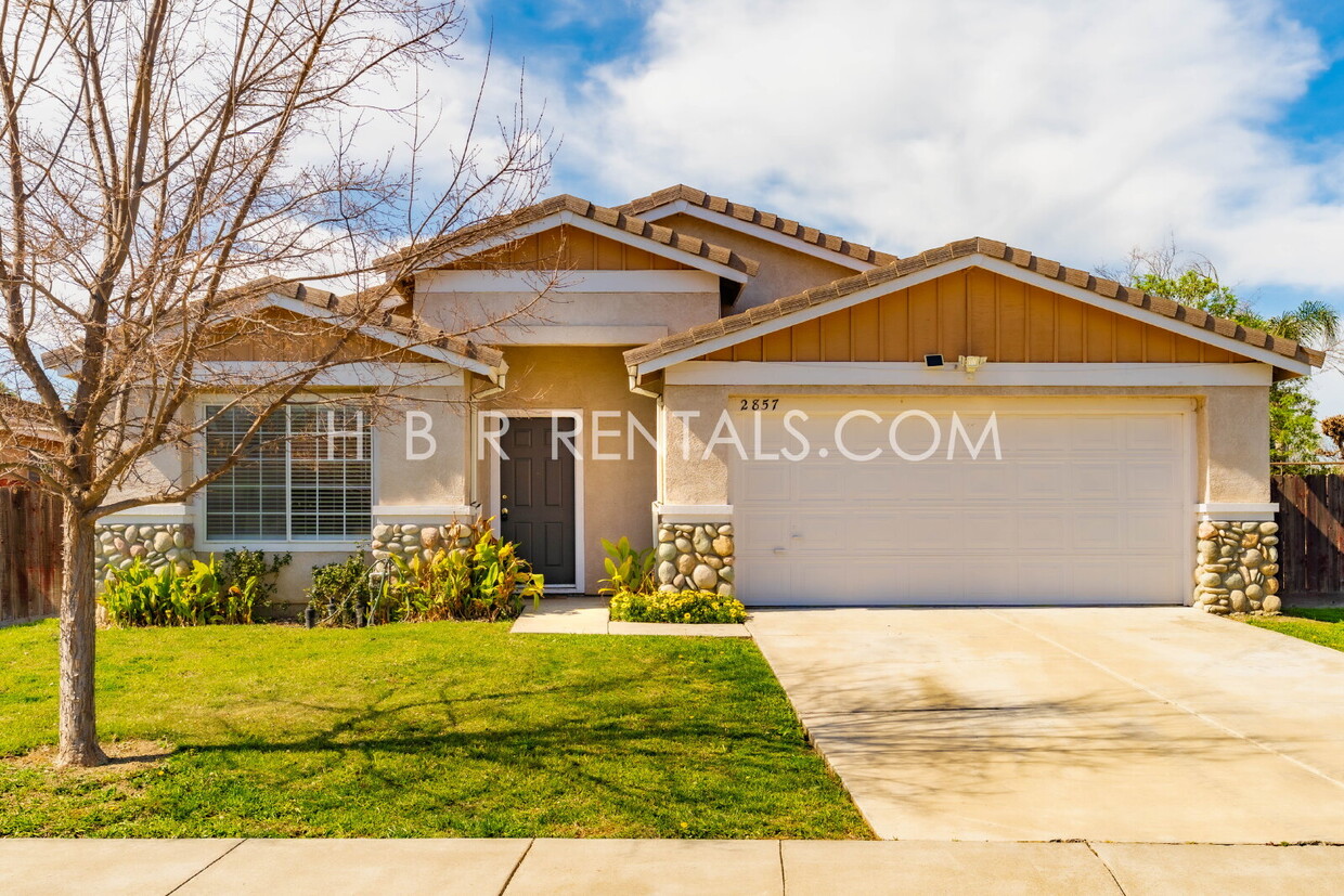 Foto principal - Charming 4-Bed Gem in Tracy with Spacious ...