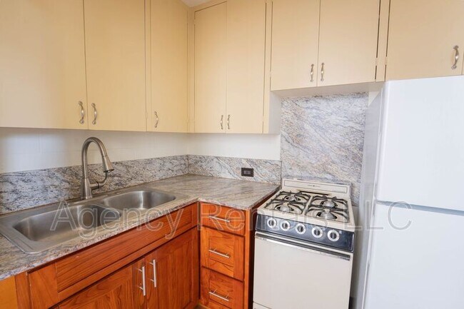 Foto del edificio - 726 Birch St