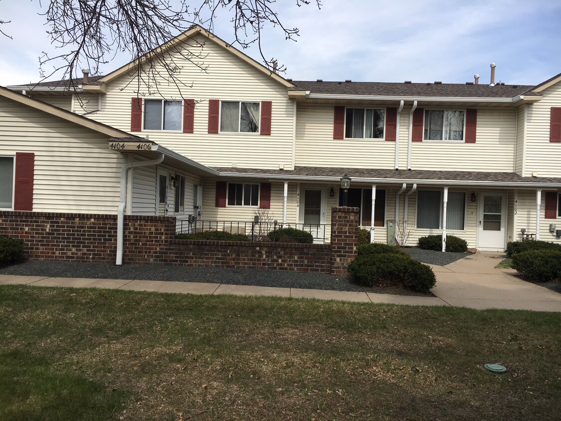 4104 White Bear Pkwy, White Bear Lake, MN 55110 Townhouse for Rent in