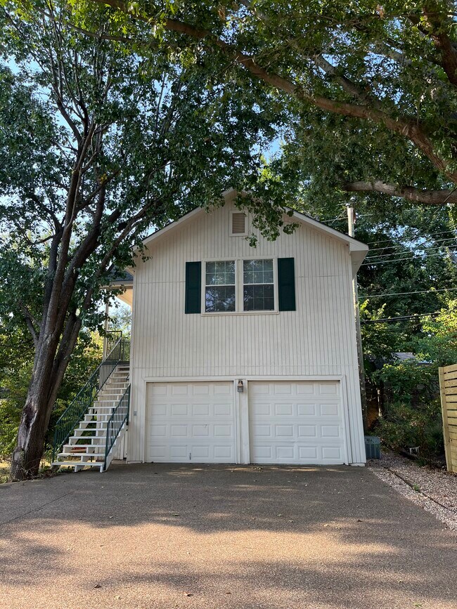 Building Photo - 3533 Bellaire Dr S