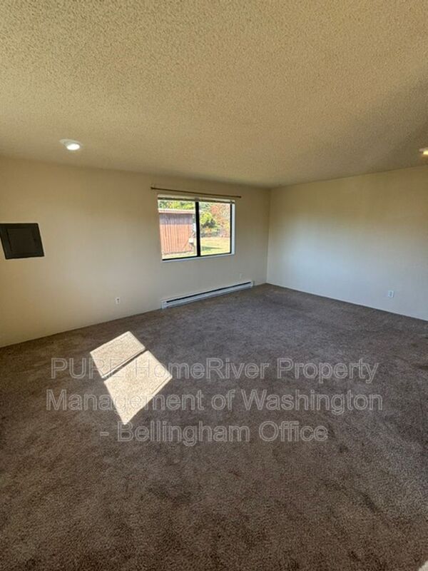 Foto del edificio - 5084-5086 LaBounty Drive