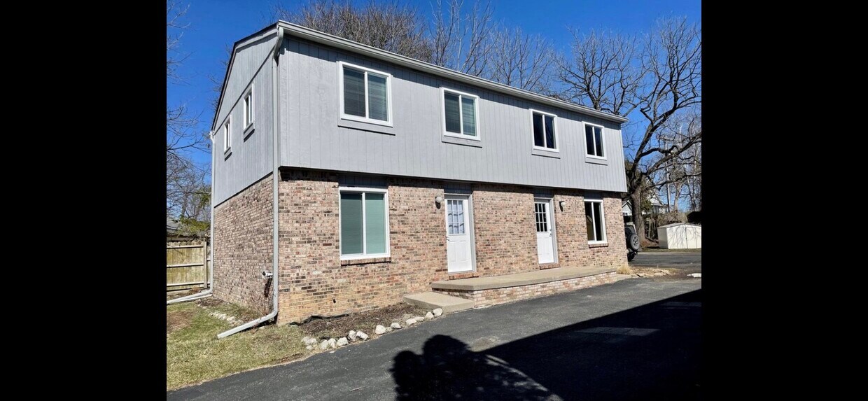 428 Pettibone St, South Lyon, MI 48178 Townhome Rentals in South Lyon