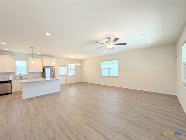 Foto del edificio - 360 Caveside Dr