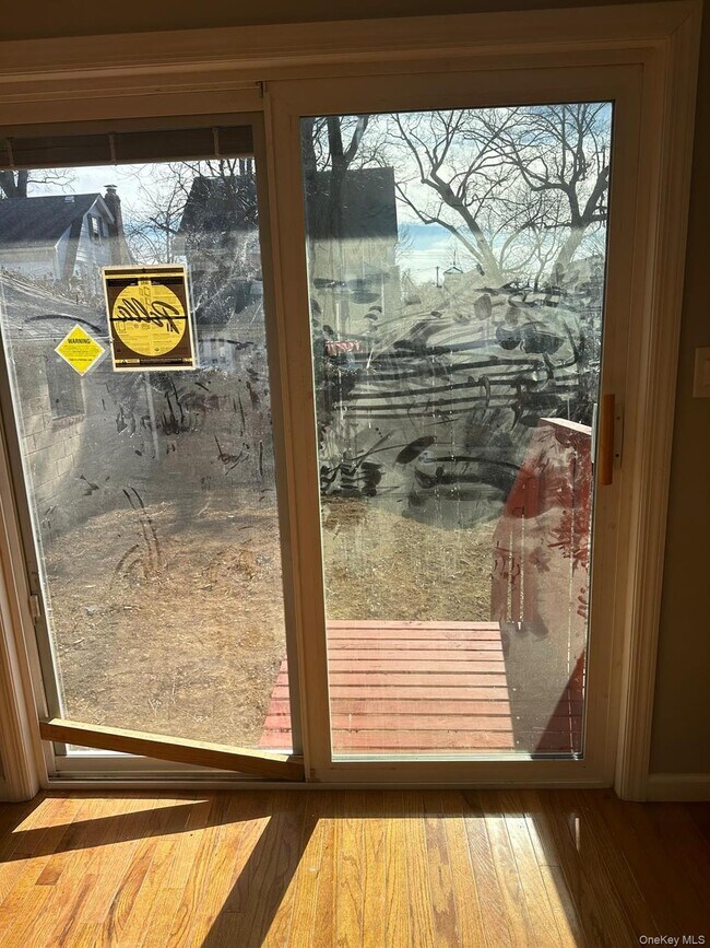 Foto del edificio - 237-34 Fairbury Ave