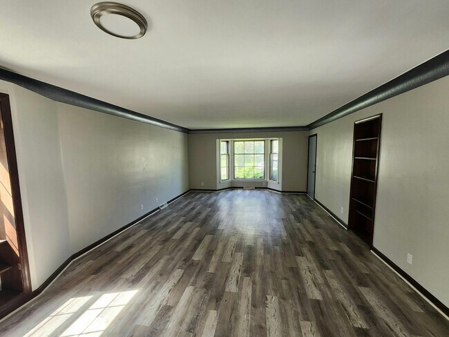 Foto del edificio - 18314 Chagrin Blvd