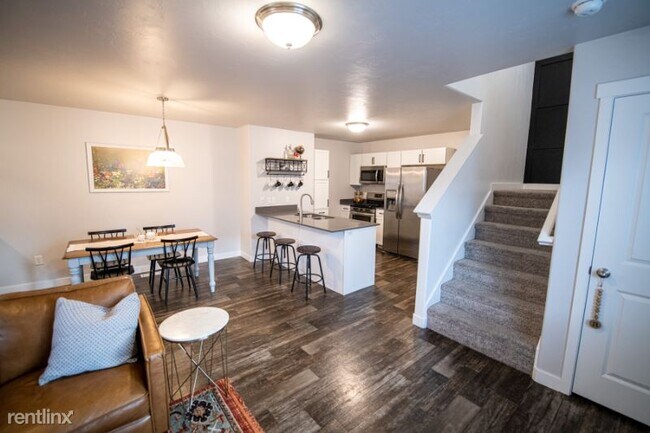 Foto del edificio - 3 br, 2 bath Townhome - 5154 W Capricco Ct