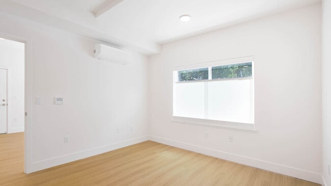 Bedroom with Hard Surface Flooring - Alborada