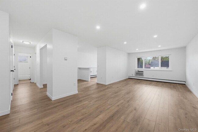 Foto del edificio - 810 Blooming Grove Turnpike