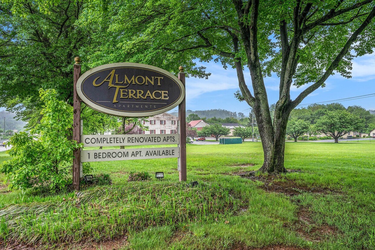 Primary Photo - Almont Terrace - 730