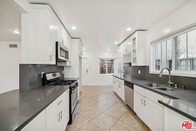 Foto del edificio - 112 S Detroit St