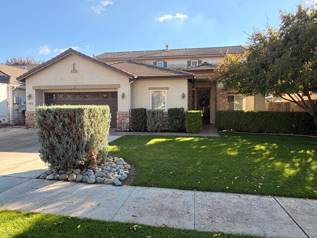 Foto del edificio - Lovely 5 Bedroom Home