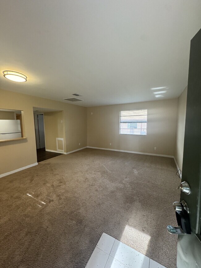Foto del edificio - "Charming 1-Bedroom Retreat with Full Bath...