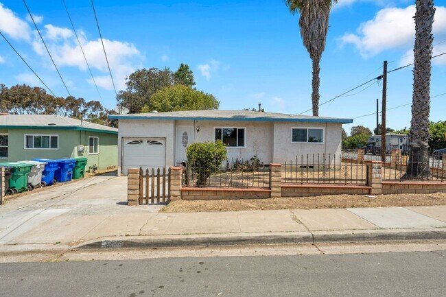 Building Photo - Beautifully Renovated 3 Bedroom Home with Large Yard & Garage!