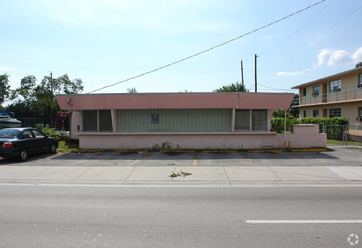 Foto principal - 2940 W Flagler St