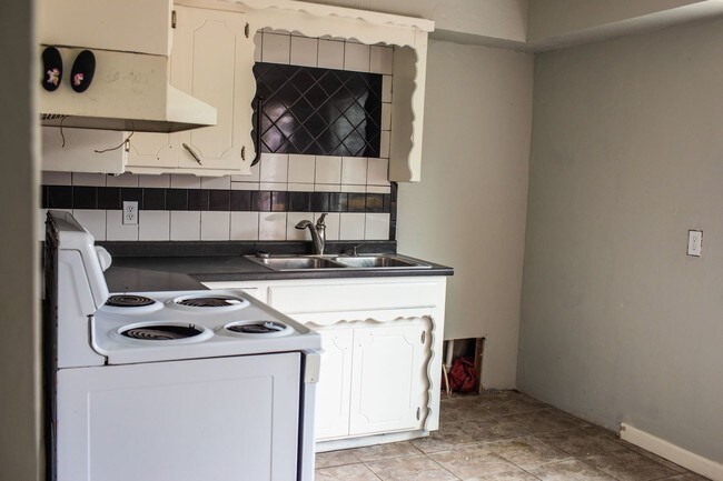 Building Photo - 2 br, 1 bath House - 4120 Jones Blvd.