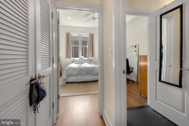 Foto del edificio - 1356 S Bouvier St