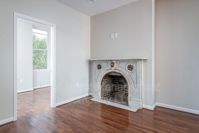 Building Photo - 230 S Broadway