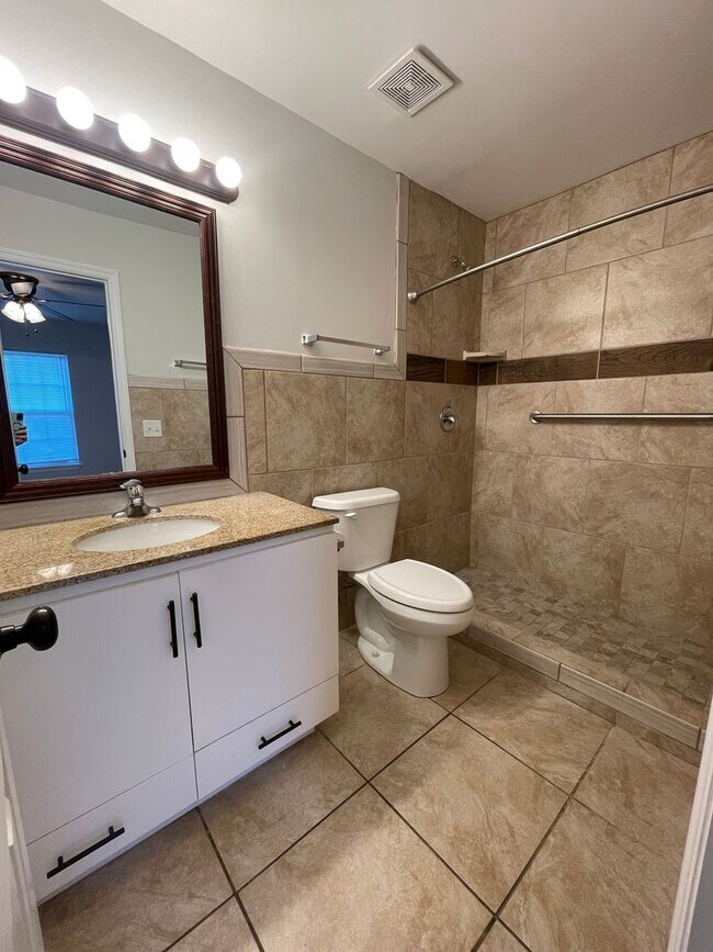 Foto del edificio - 191 Leeswood Cir