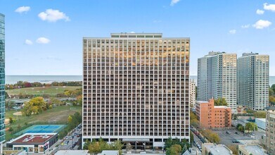 Building Photo - 4343 N Clarendon Ave