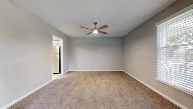 Dining room - Lochwood Apartments