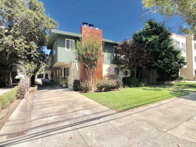 Primary Photo - 2037 Central Ave