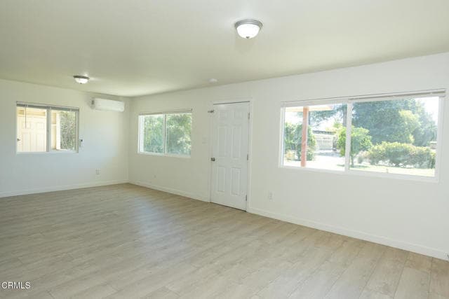 Building Photo - 239 E Collins St