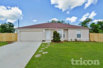 Building Photo - 164 Larchmont Dr