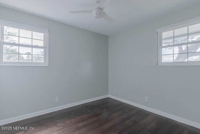 Foto del edificio - 5044 Somersby Rd