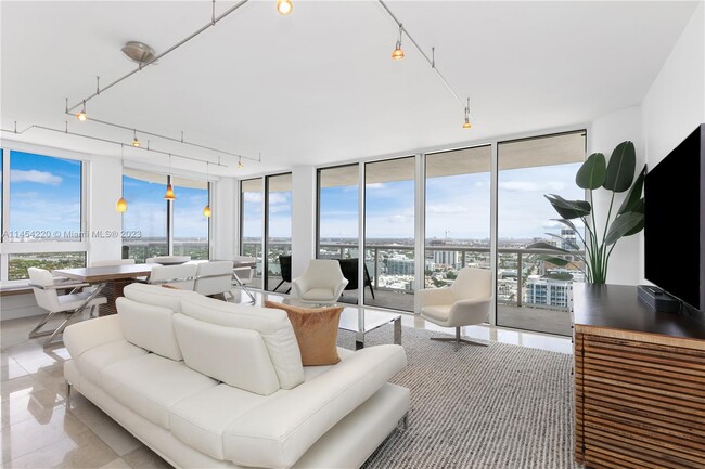 Foto del edificio - 6365 Collins Ave