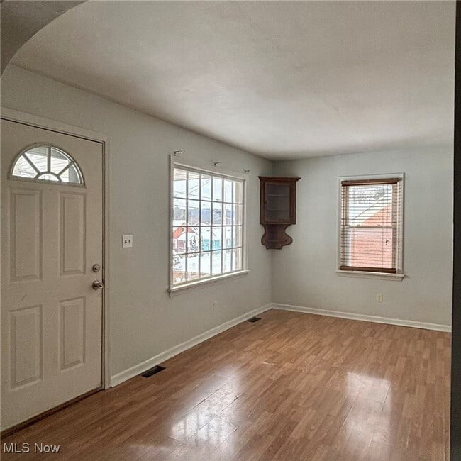 Building Photo - 35 E Faith St