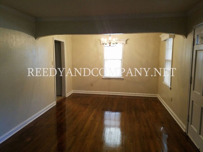 Foto del edificio - 1324 Wells Station Rd