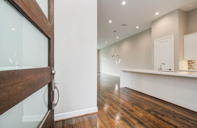 Foto del edificio - 309 W Pierce St