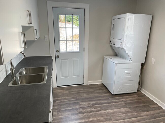 Cocina - 6630 Fitzhugh Ave