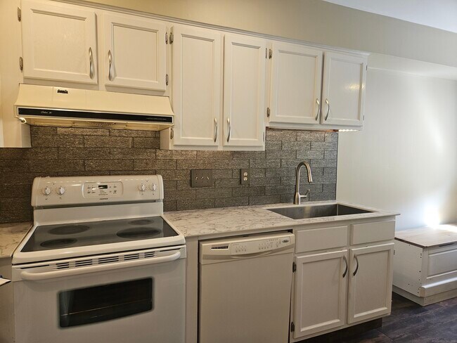 Building Photo - 54 Deer Run