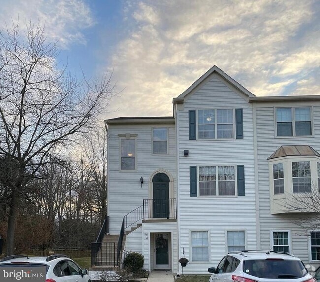 Building Photo - 20 Sandstone Ct