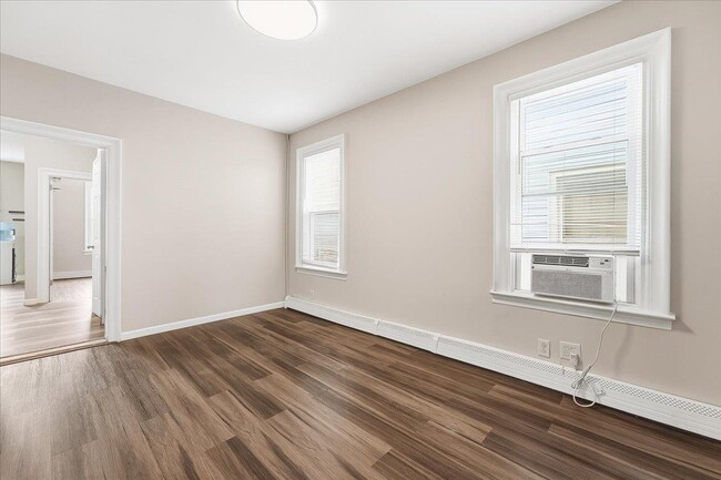 Building Photo - 169 Zabriskie St