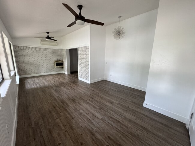Building Photo - 2820 Sunnybrook Ln