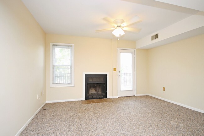 Building Photo - Proximity The UVA Corner & Main Grounds (L...