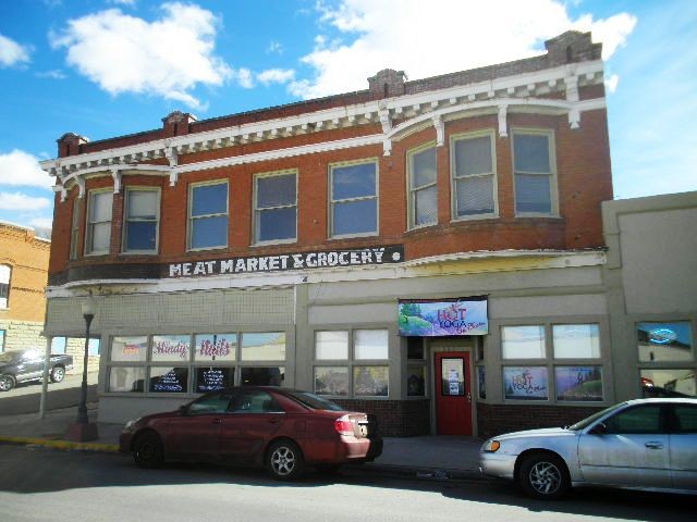 Primary Photo - 502 W Main St